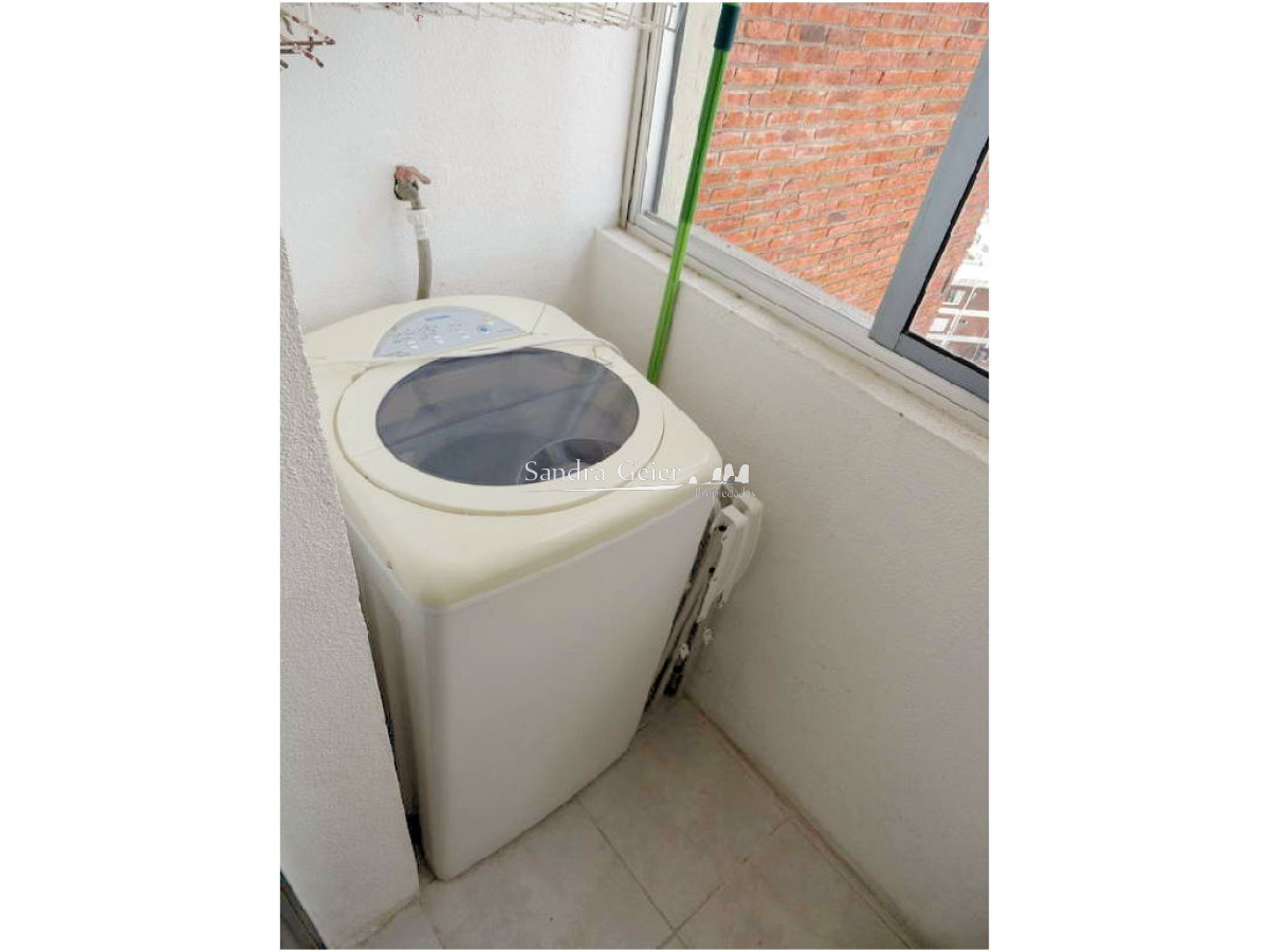Apartamento ID.1177 - Piso alto con vista al mar, 2 dorm, 2 baños, garaje. Todos los servicios