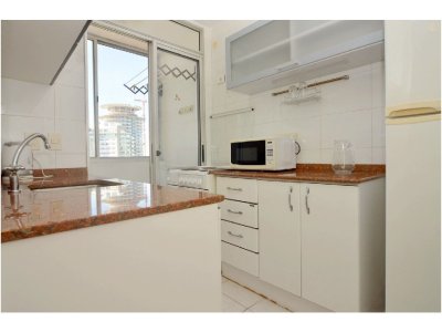 Apartamento ID.1177 - Piso alto con vista al mar, 2 dorm, 2 baños, garaje. Todos los servicios