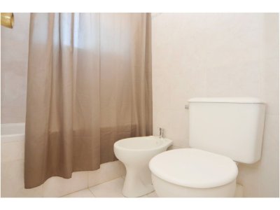 Apartamento ID.1177 - Piso alto con vista al mar, 2 dorm, 2 baños, garaje. Todos los servicios