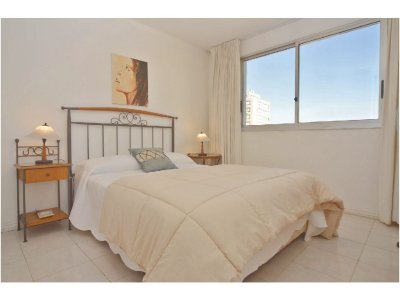 Apartamento ID.1177 - Piso alto con vista al mar, 2 dorm, 2 baños, garaje. Todos los servicios