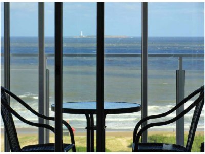 Apartamento ID.1177 - Piso alto con vista al mar, 2 dorm, 2 baños, garaje. Todos los servicios
