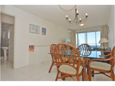 Apartamento ID.1177 - Piso alto con vista al mar, 2 dorm, 2 baños, garaje. Todos los servicios