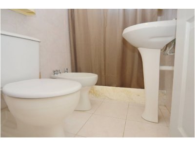 Apartamento ID.1177 - Piso alto con vista al mar, 2 dorm, 2 baños, garaje. Todos los servicios