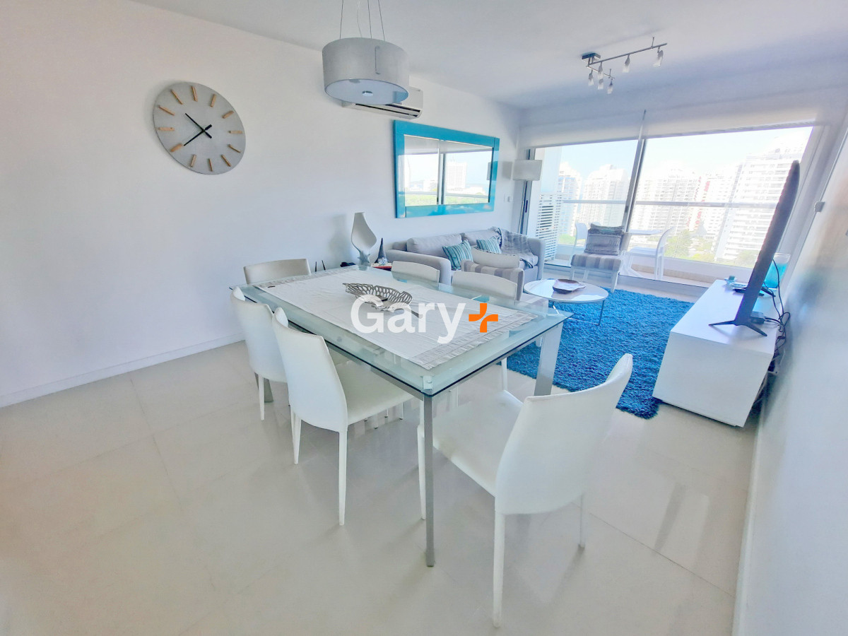 Apartamento ID.28729 - Brava, piso alto, 2 dorm, losa radiante. Full amenities.