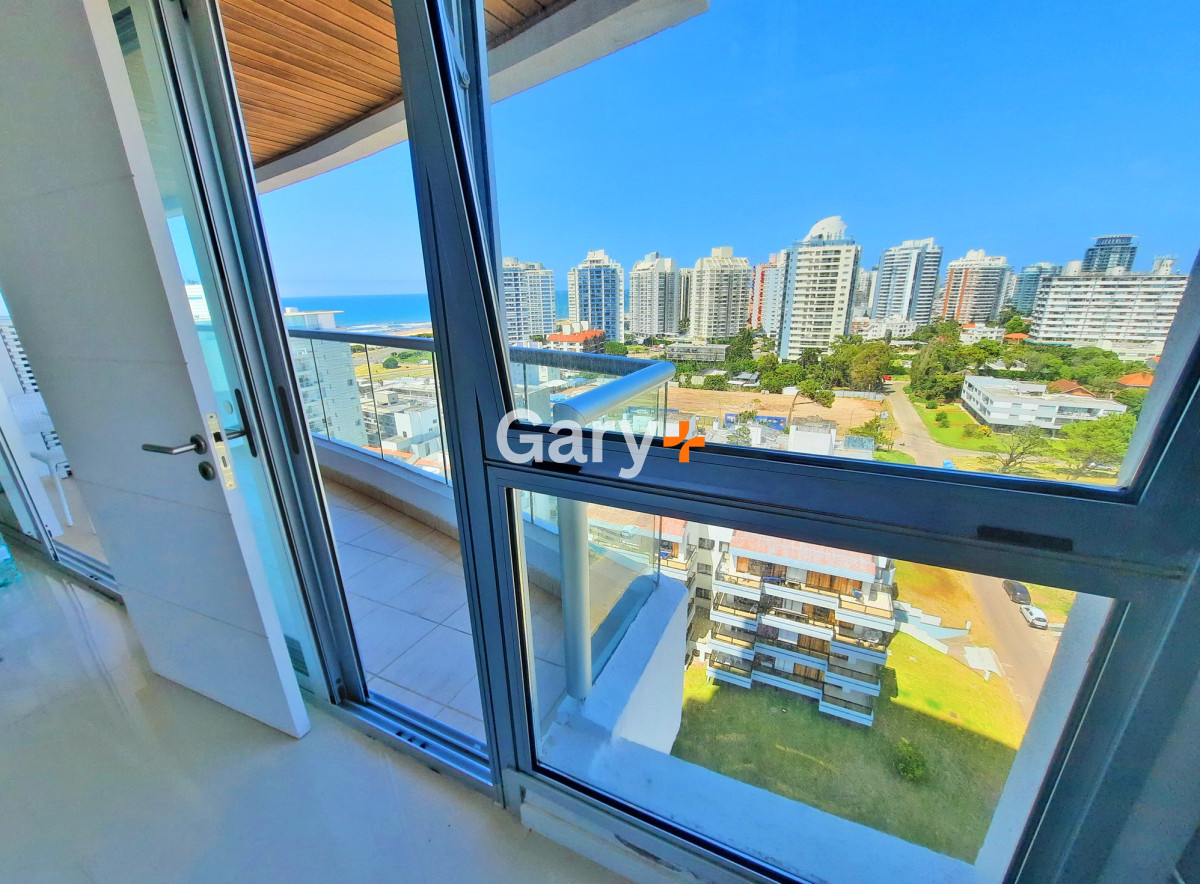Apartamento ID.28729 - Brava, piso alto, 2 dorm, losa radiante. Full amenities.