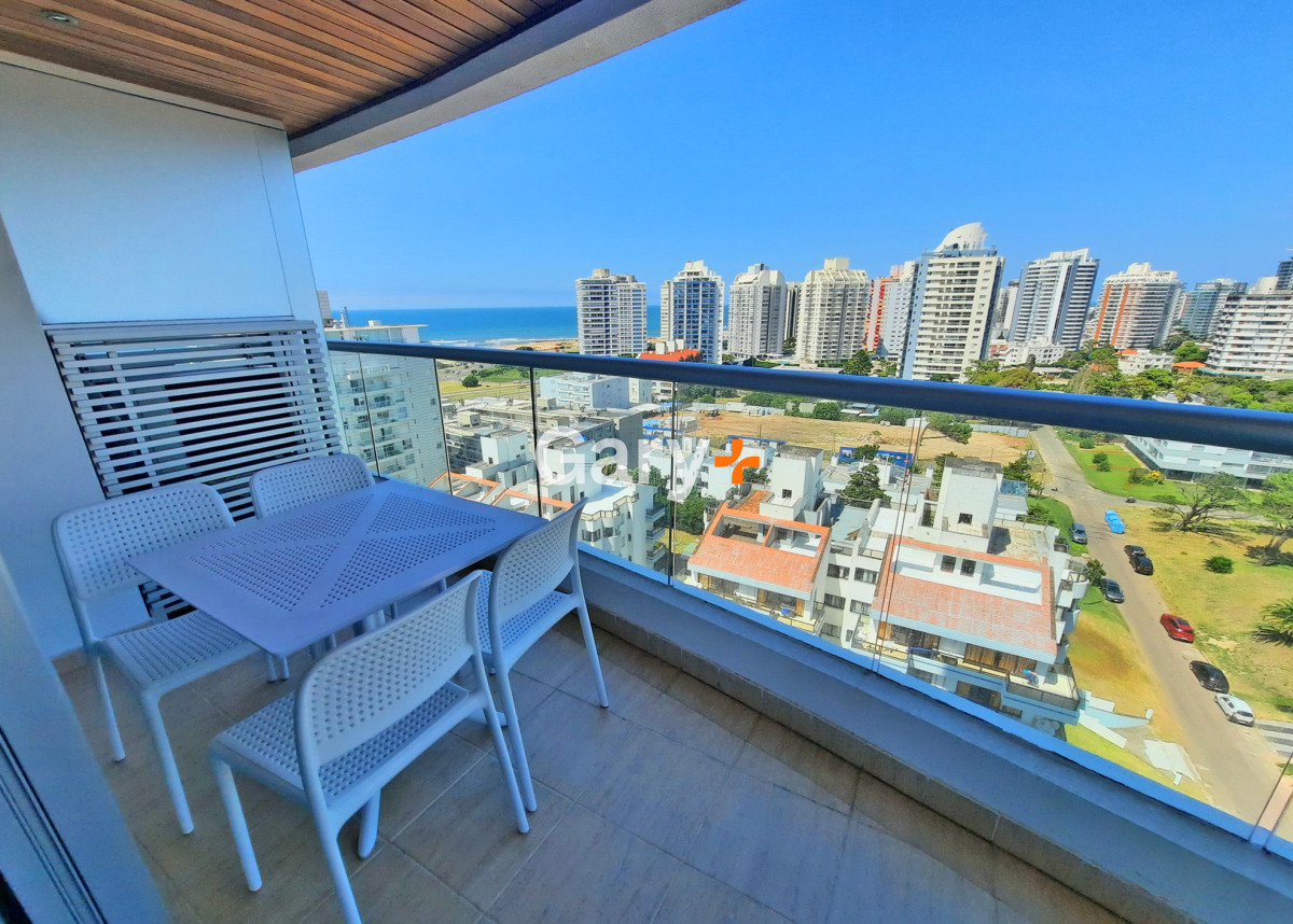 Apartamento ID.28729 - Brava, piso alto, 2 dorm, losa radiante. Full amenities.