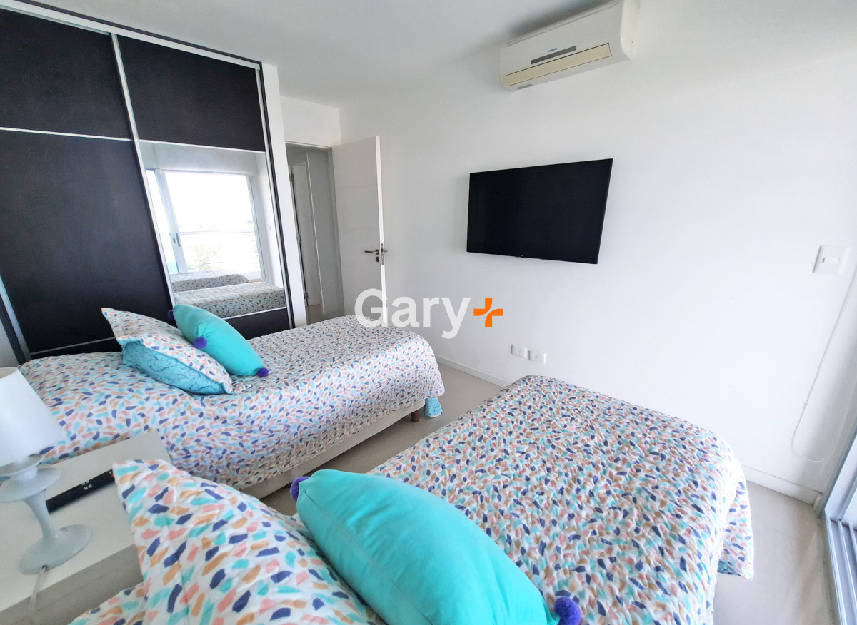 Apartamento ID.28729 - Brava, piso alto, 2 dorm, losa radiante. Full amenities.