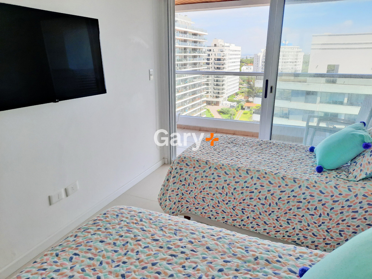 Apartamento ID.28729 - Brava, piso alto, 2 dorm, losa radiante. Full amenities.