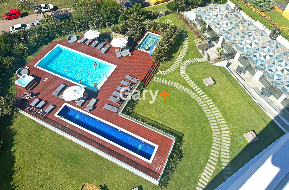 Apartamento ID.28729 - Brava, piso alto, 2 dorm, losa radiante. Full amenities.
