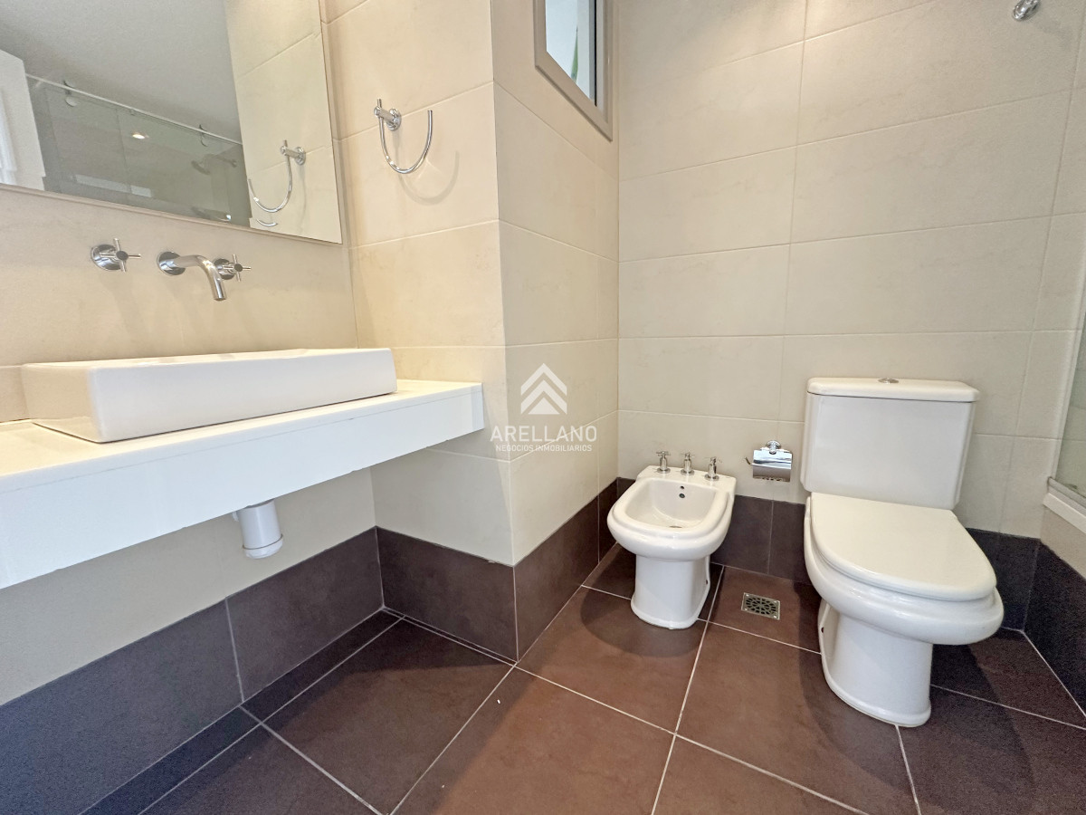 Apartamento ID.4643 - Esquinero en Imperiale, 4 suites. 