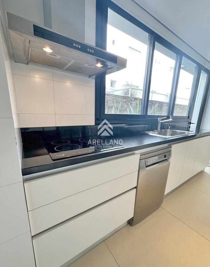 Apartamento ID.4646 - Puerto, piso entero, pileta propia climatizada, 3 garajes