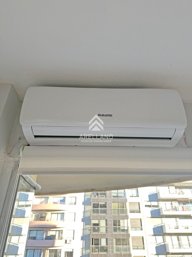 Apartamento ID.4765 - Punta Carretas, sobre Av Sarmiento, al frente. Gran terraza. Con renta