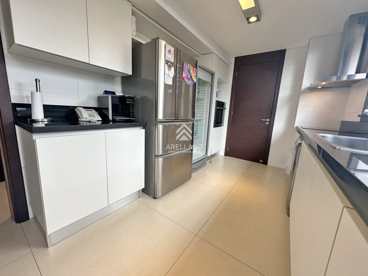 Apartamento ID.4646 - Puerto, piso entero, pileta propia climatizada, 3 garajes