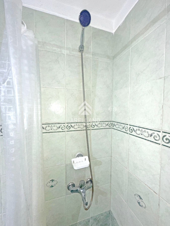 Apartamento ID.4765 - Punta Carretas, sobre Av Sarmiento, al frente. Gran terraza. Con renta