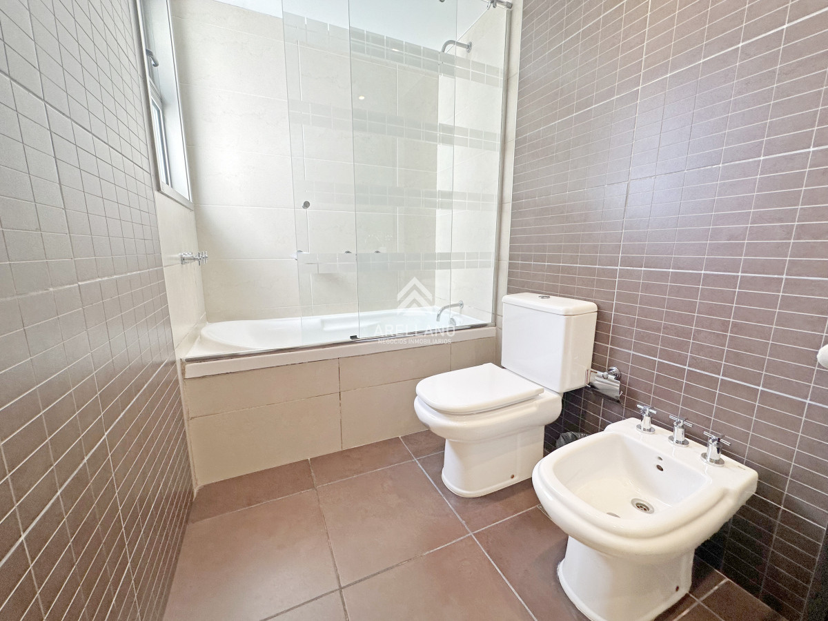 Apartamento ID.4643 - Esquinero en Imperiale, 4 suites. 