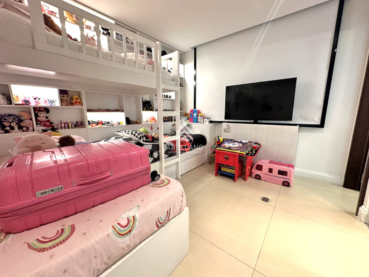 Apartamento ID.4646 - Puerto, piso entero, pileta propia climatizada, 3 garajes