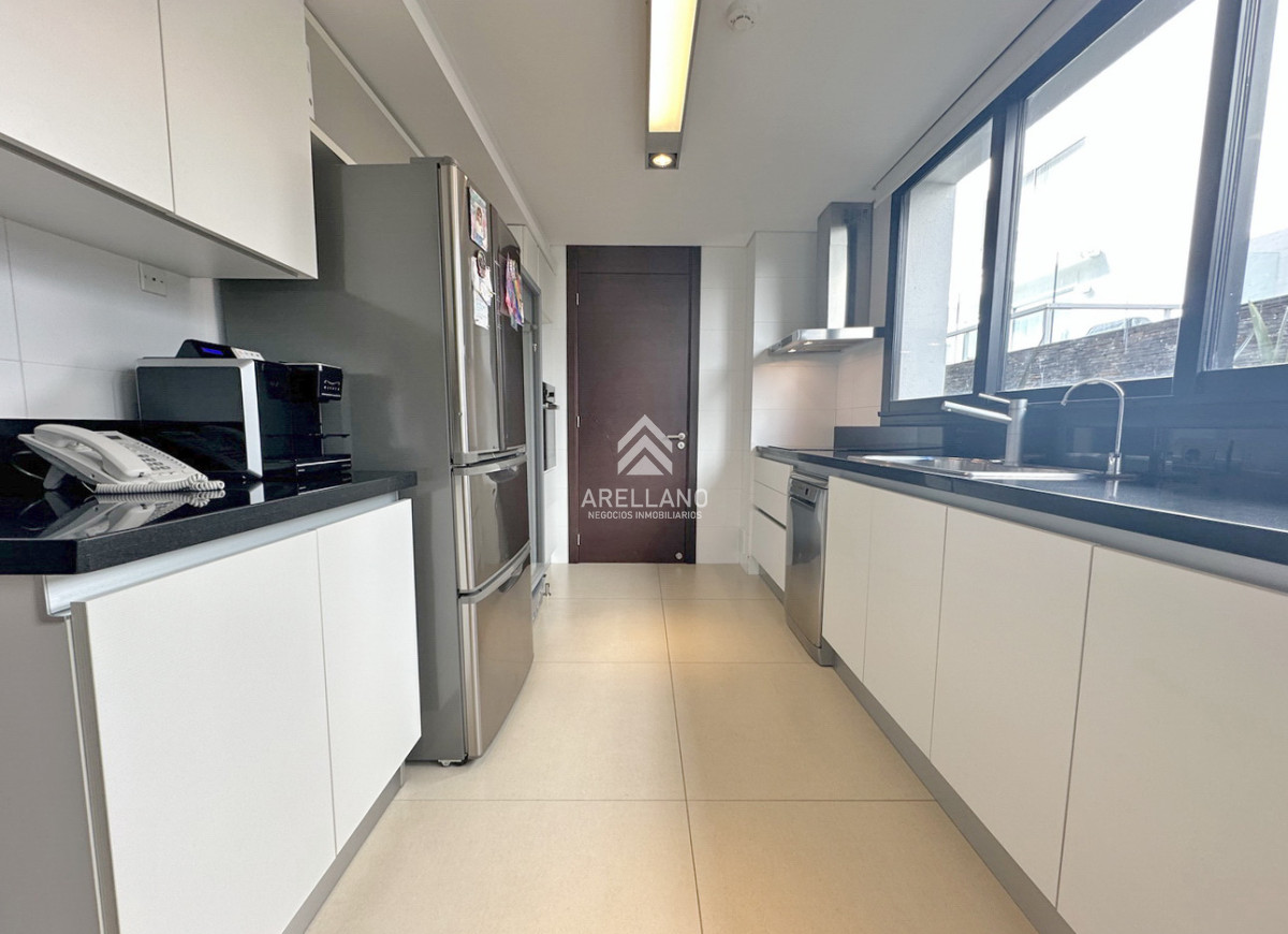 Apartamento ID.4646 - Puerto, piso entero, pileta propia climatizada, 3 garajes