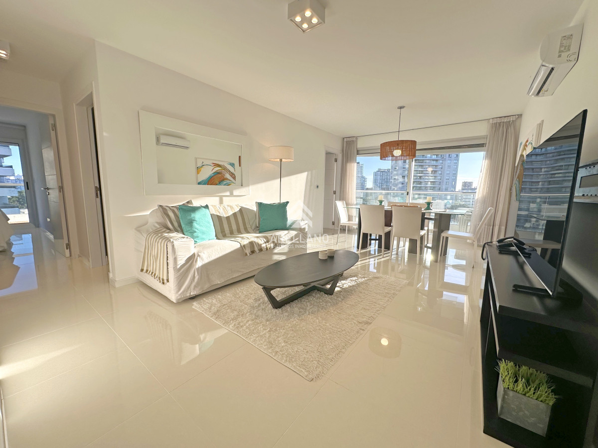 Apartamento ID.4379 - Venta apartamento 2 dormitorios, 2 baños, losa radiante, garaje, baulera.