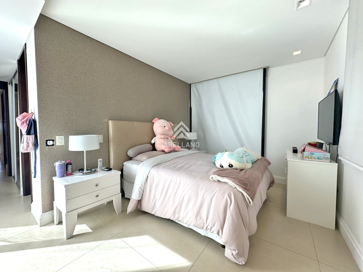 Apartamento ID.4646 - Puerto, piso entero, pileta propia climatizada, 3 garajes