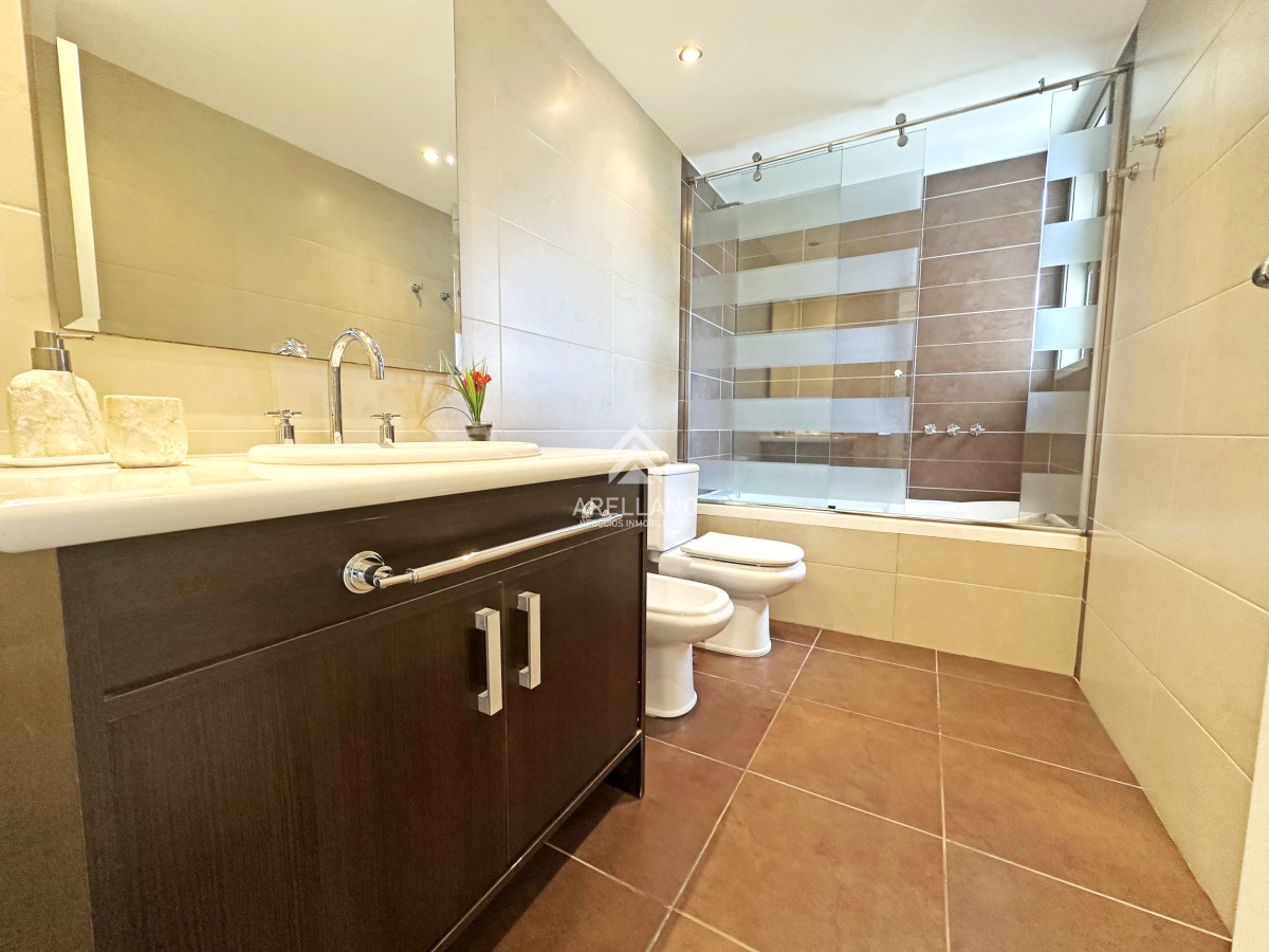 Apartamento ID.4643 - Esquinero en Imperiale, 4 suites. 