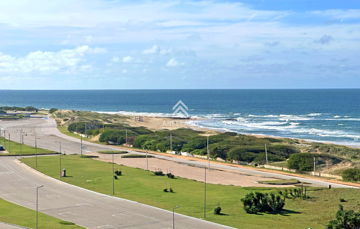 Apartamento ID.4643 - Esquinero en Imperiale, 4 suites. 
