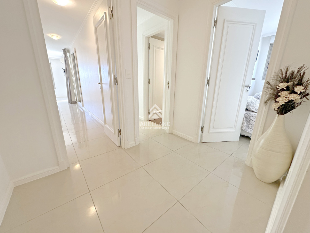 Apartamento ID.4643 - Esquinero en Imperiale, 4 suites. 