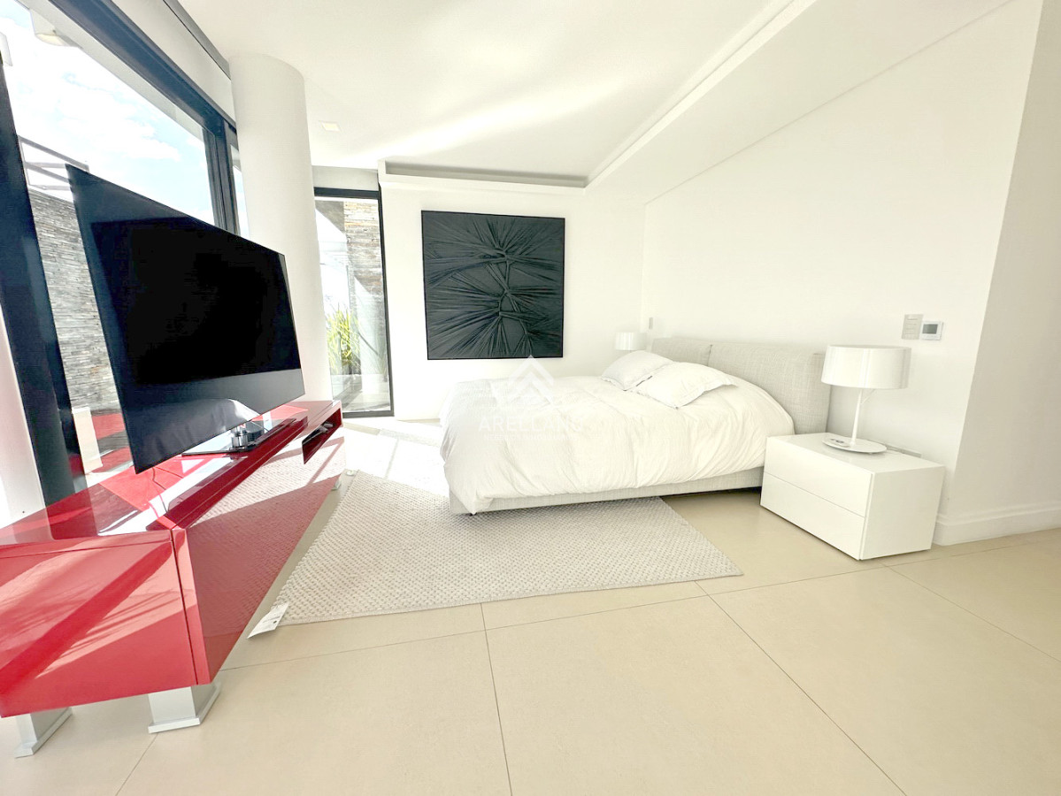 Apartamento ID.4646 - Puerto, piso entero, pileta propia climatizada, 3 garajes