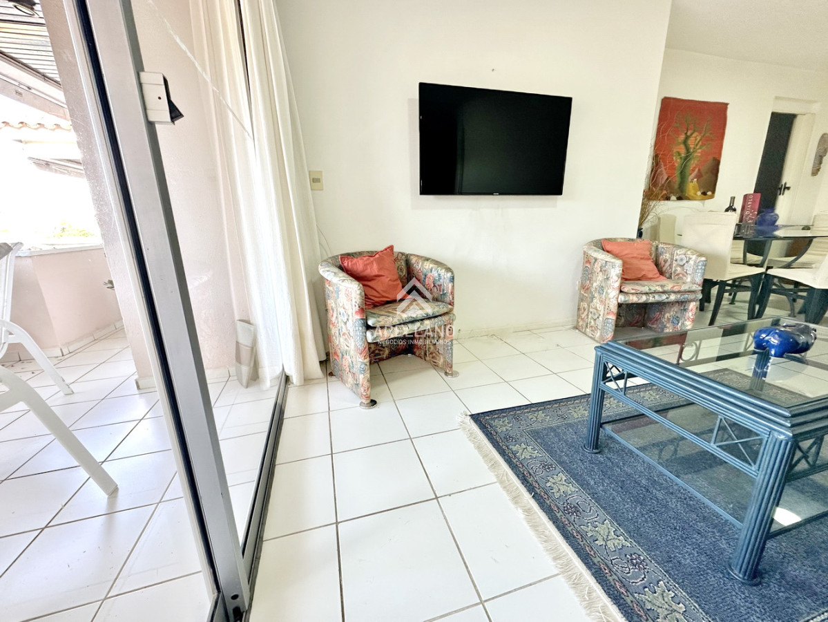 Apartamento ID.4853 - REBAJADO!! Dúplex con barbacoa propia. 3 dorm. Garaje, mucamas. Bajos gastos.
