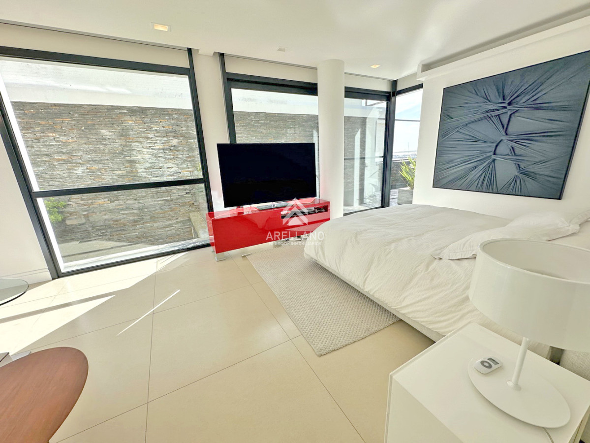 Apartamento ID.4646 - Puerto, piso entero, pileta propia climatizada, 3 garajes