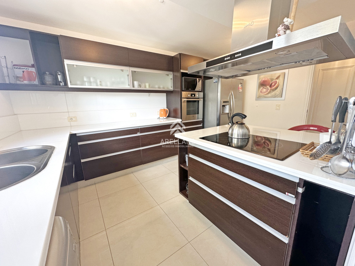 Apartamento ID.4643 - Esquinero en Imperiale, 4 suites. 