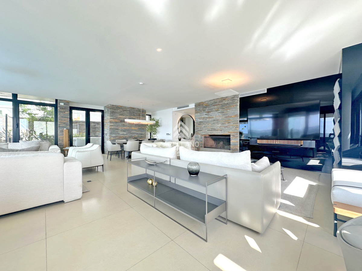 Apartamento ID.4646 - Puerto, piso entero, pileta propia climatizada, 3 garajes
