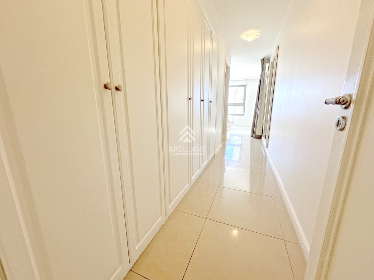 Apartamento ID.4643 - Esquinero en Imperiale, 4 suites. 