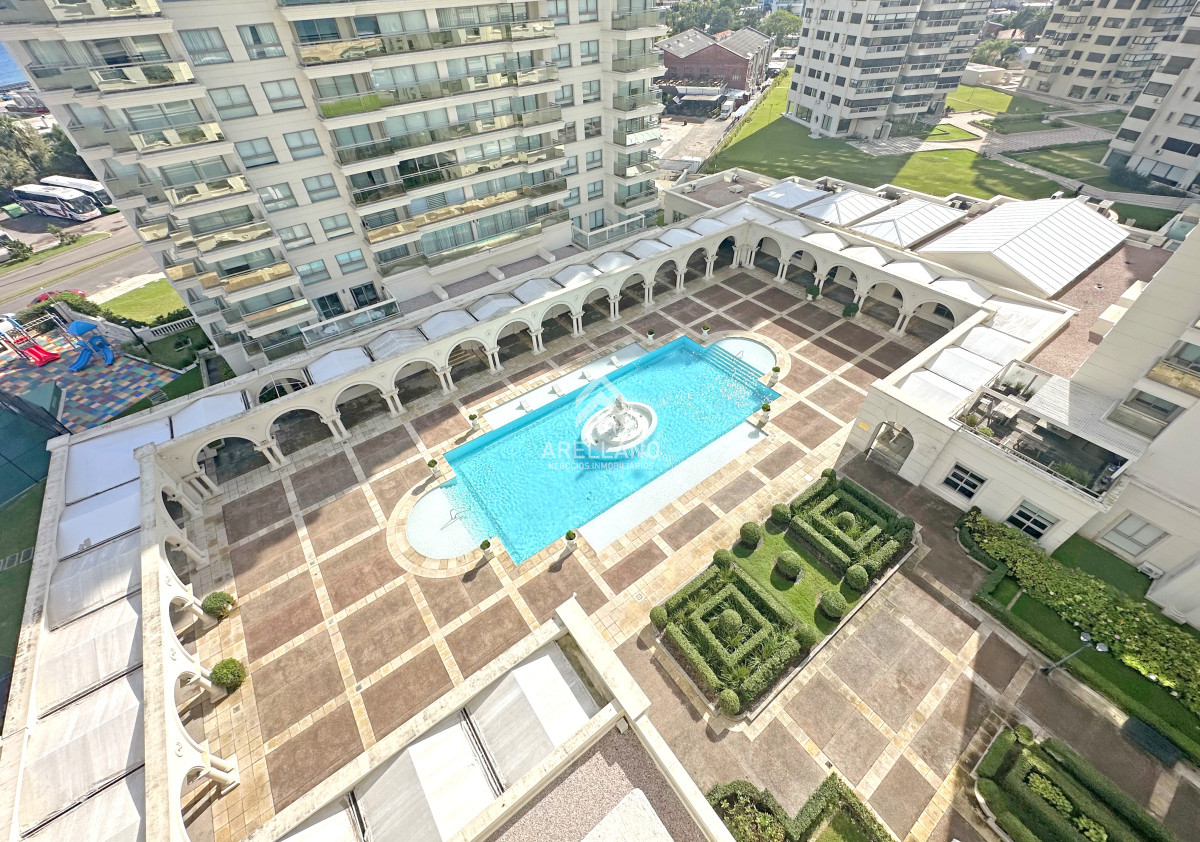 Apartamento ID.4643 - Esquinero en Imperiale, 4 suites. 