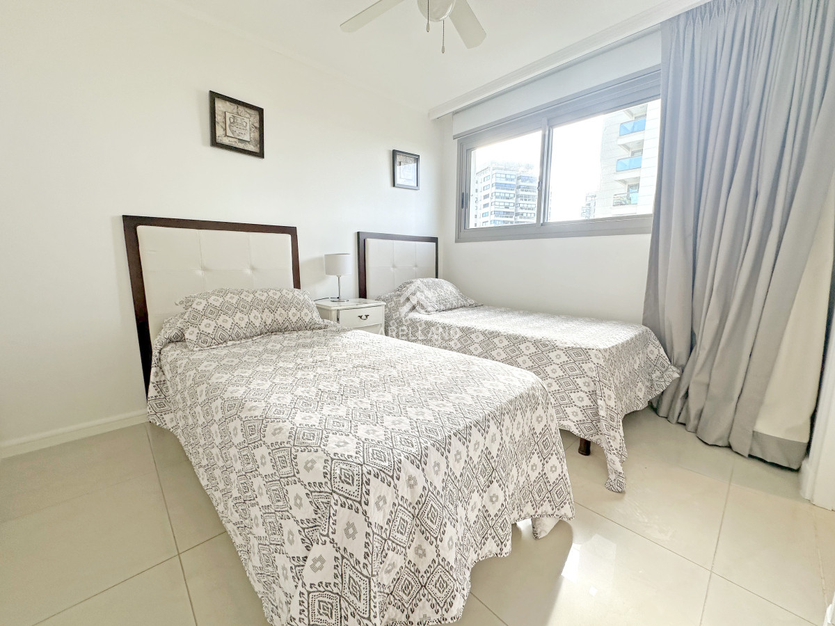 Apartamento ID.4643 - Esquinero en Imperiale, 4 suites. 