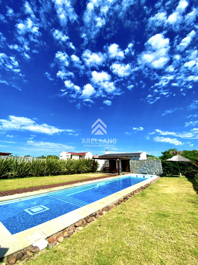 Casa ID.5167 - Primera fila con vista al océano. Gran piscina climatizada, barbacoa cerrada, wifi