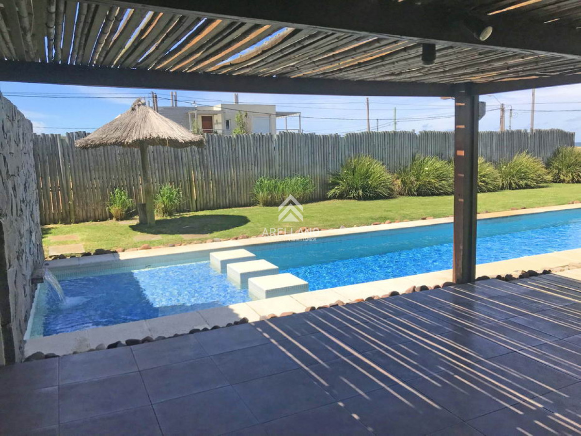 Casa ID.5167 - Primera fila con vista al océano. Gran piscina climatizada, barbacoa cerrada, wifi