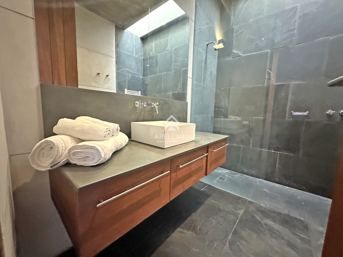 Casa ID.4642 - Chacra de lujo en José Ignacio con vista al océano. 5 suites, 3 hectáreas 