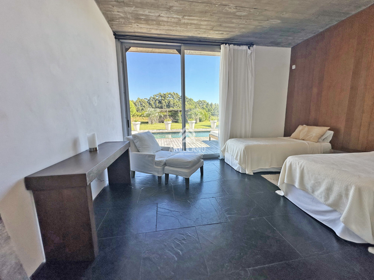 Casa ID.4642 - Chacra de lujo en José Ignacio con vista al océano. 5 suites, 3 hectáreas 