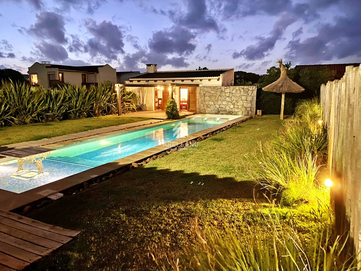 Casa ID.5167 - Primera fila con vista al océano. Gran piscina climatizada, barbacoa cerrada, wifi