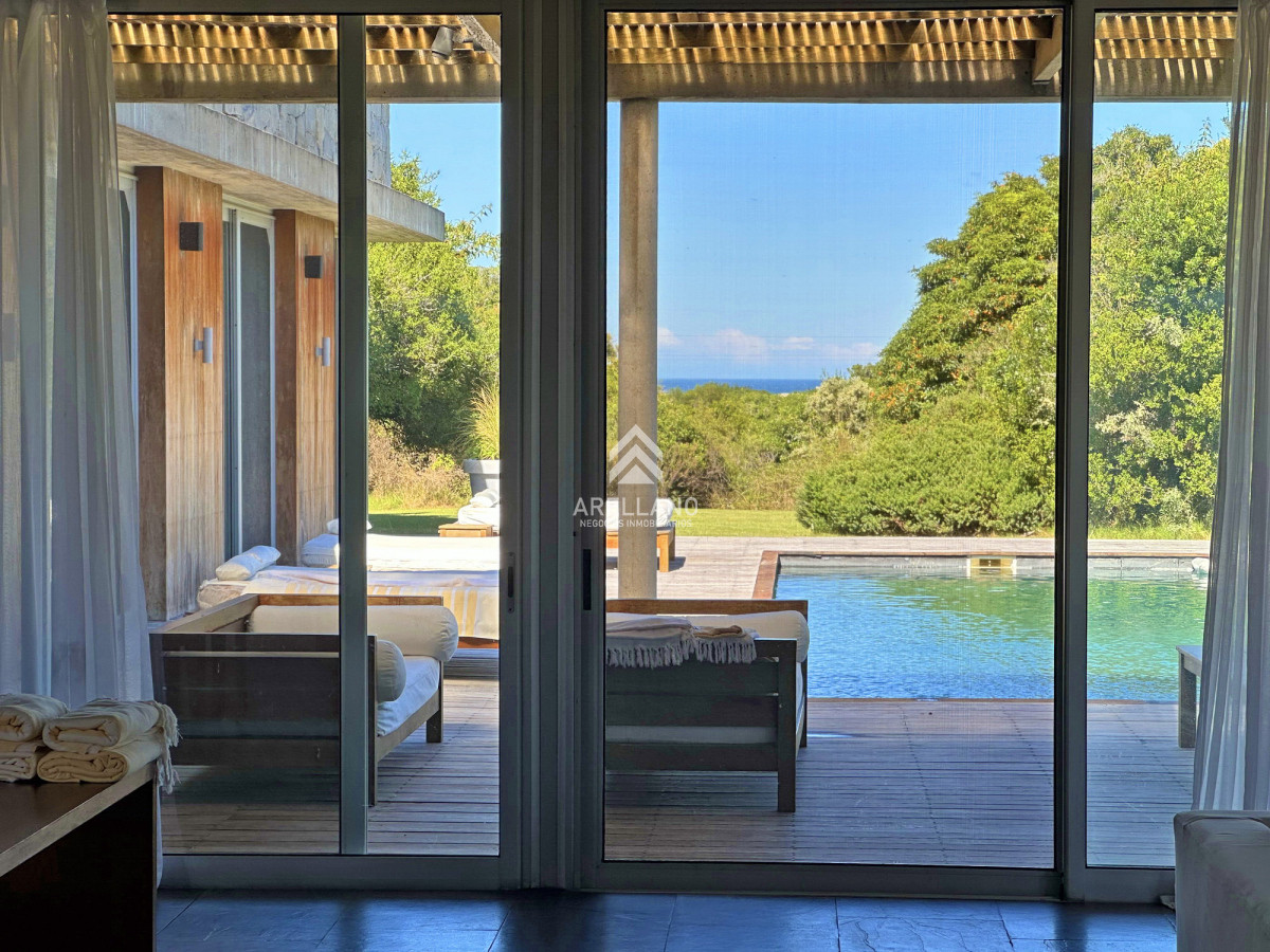 Casa ID.4642 - Chacra de lujo en José Ignacio con vista al océano. 5 suites, 3 hectáreas 
