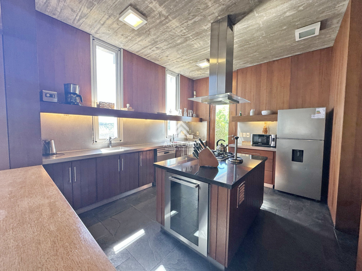 Casa ID.4642 - Chacra de lujo en José Ignacio con vista al océano. 5 suites, 3 hectáreas 