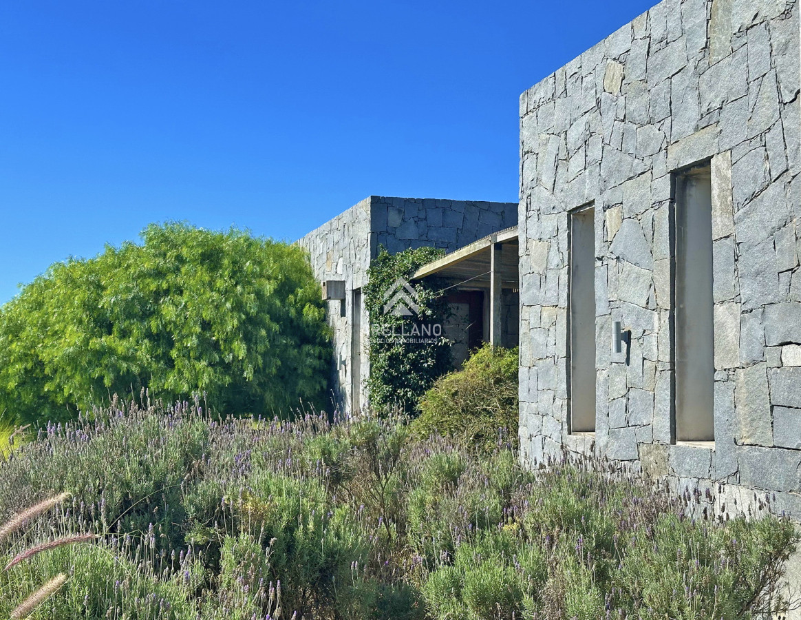 Casa ID.4642 - Chacra de lujo en José Ignacio con vista al océano. 5 suites, 3 hectáreas 