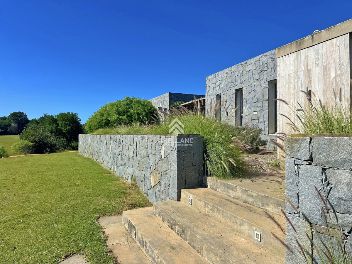Casa ID.4642 - Chacra de lujo en José Ignacio con vista al océano. 5 suites, 3 hectáreas 