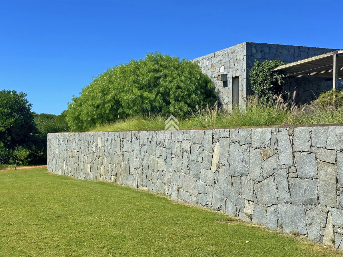 Casa ID.4642 - Chacra de lujo en José Ignacio con vista al océano. 5 suites, 3 hectáreas 