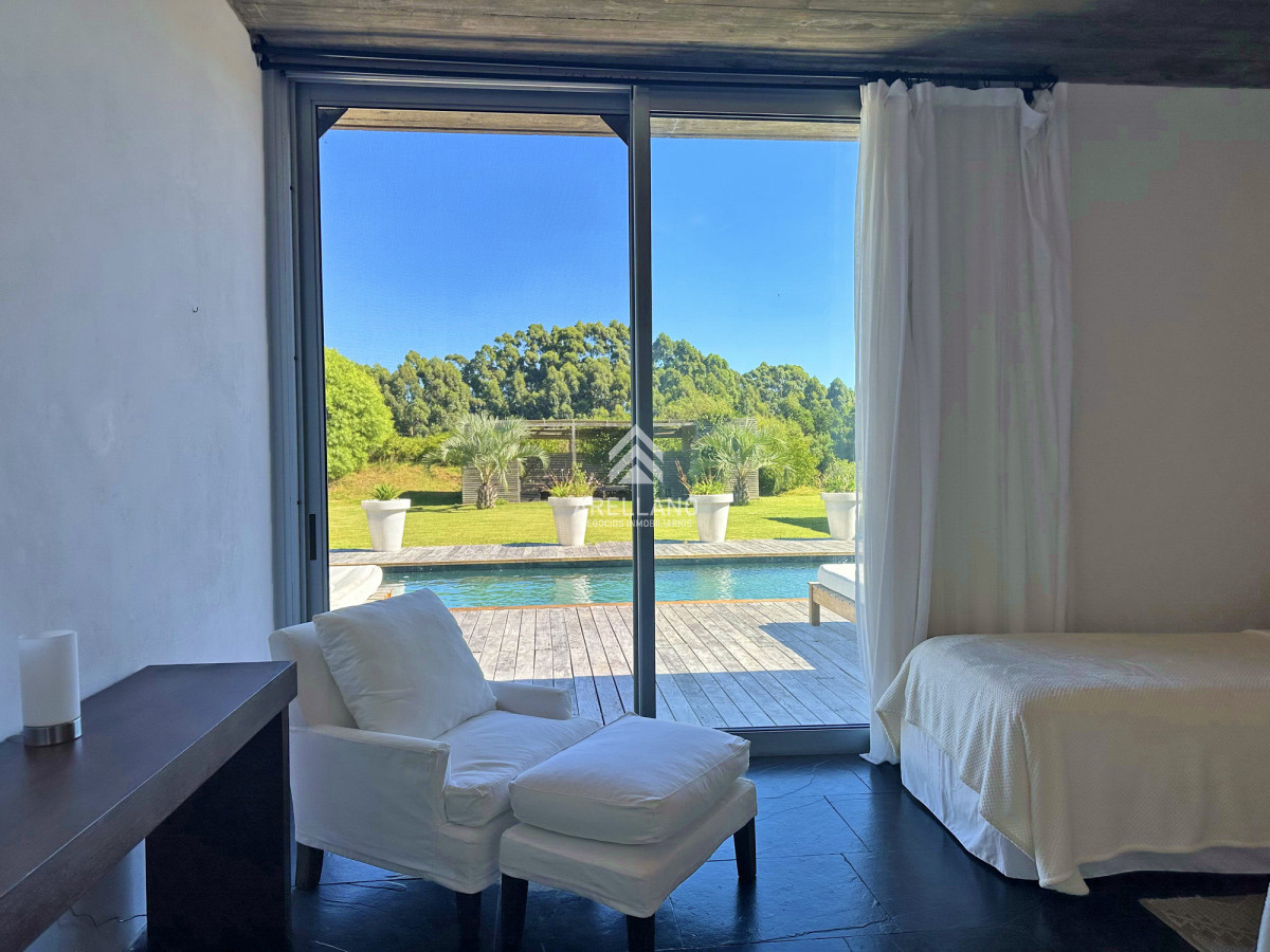 Casa ID.4642 - Chacra de lujo en José Ignacio con vista al océano. 5 suites, 3 hectáreas 