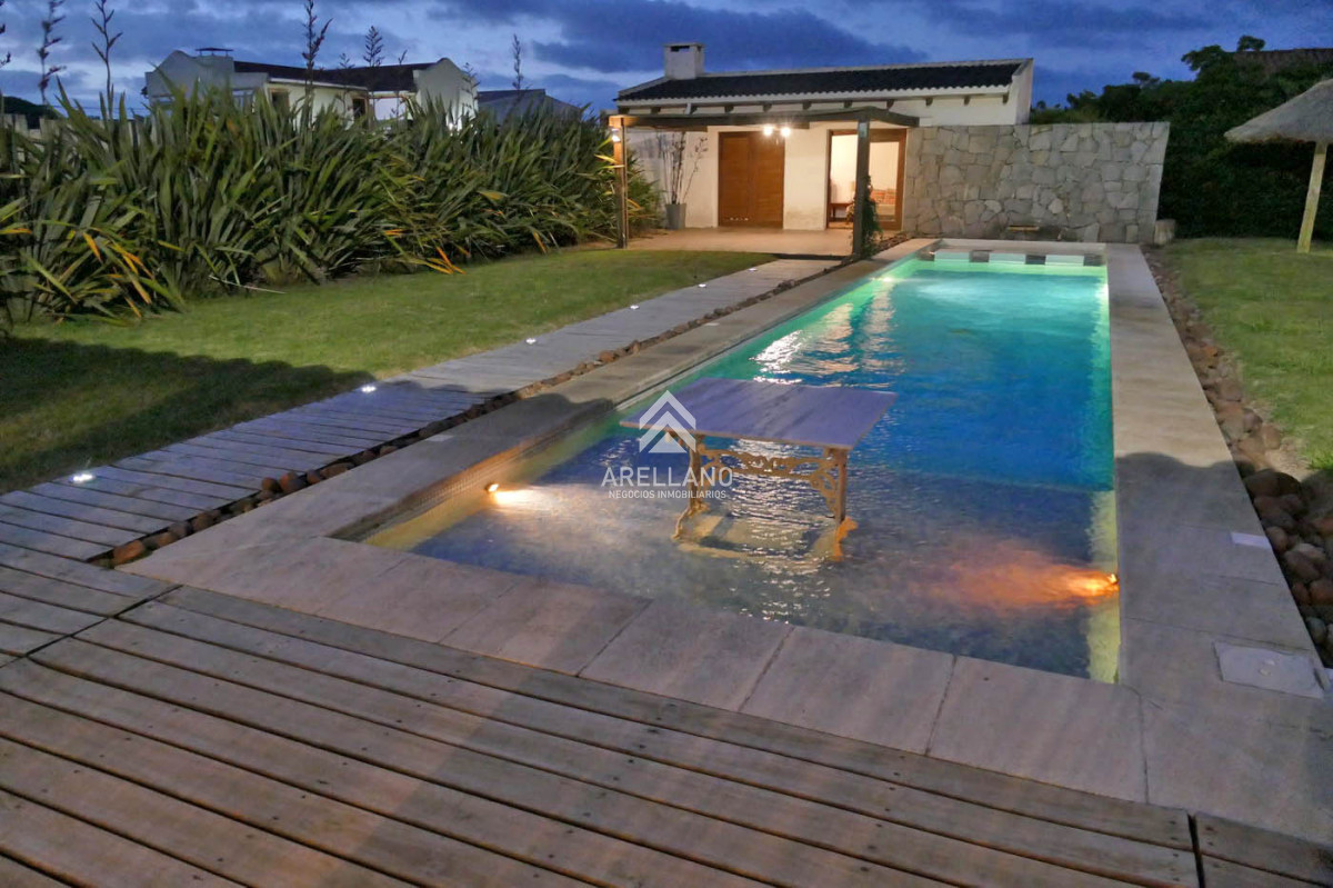 Casa ID.5167 - Primera fila con vista al océano. Gran piscina climatizada, barbacoa cerrada, wifi