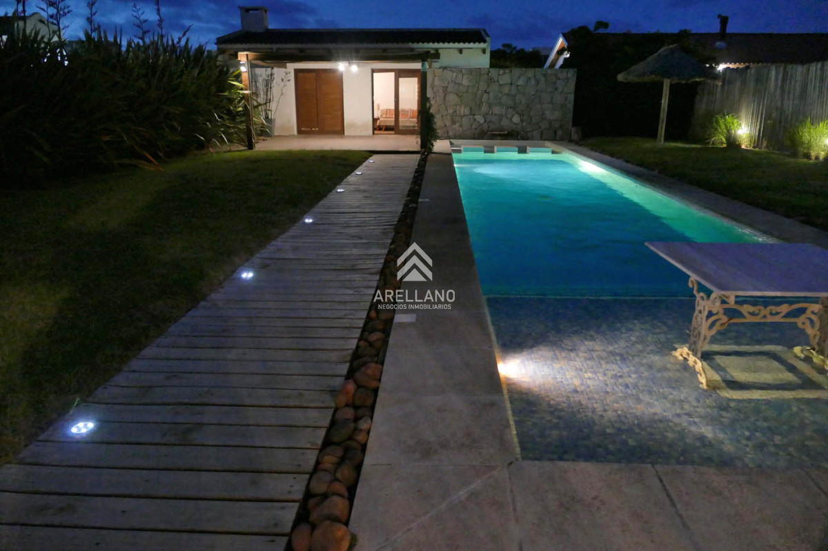 Casa ID.5167 - Primera fila con vista al océano. Gran piscina climatizada, barbacoa cerrada, wifi