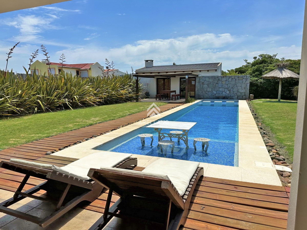 Casa ID.5167 - Primera fila con vista al océano. Gran piscina climatizada, barbacoa cerrada, wifi