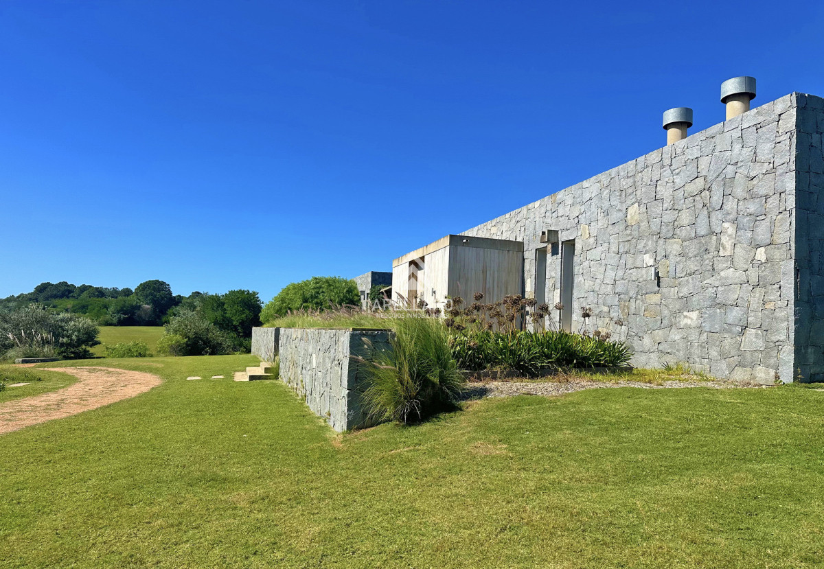Casa ID.4642 - Chacra de lujo en José Ignacio con vista al océano. 5 suites, 3 hectáreas 