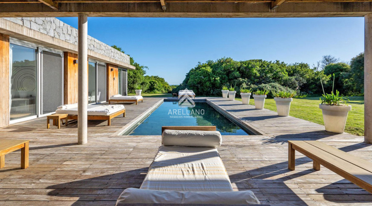 Casa ID.4642 - Chacra de lujo en José Ignacio con vista al océano. 5 suites, 3 hectáreas 